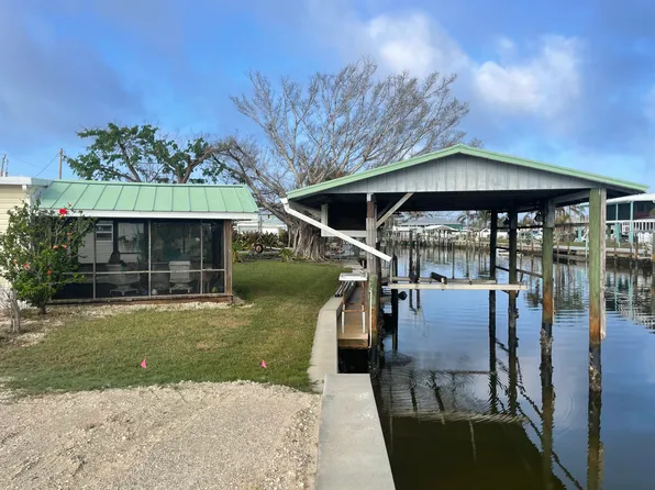 3876 Cruz Dr, Saint James City, FL 33956