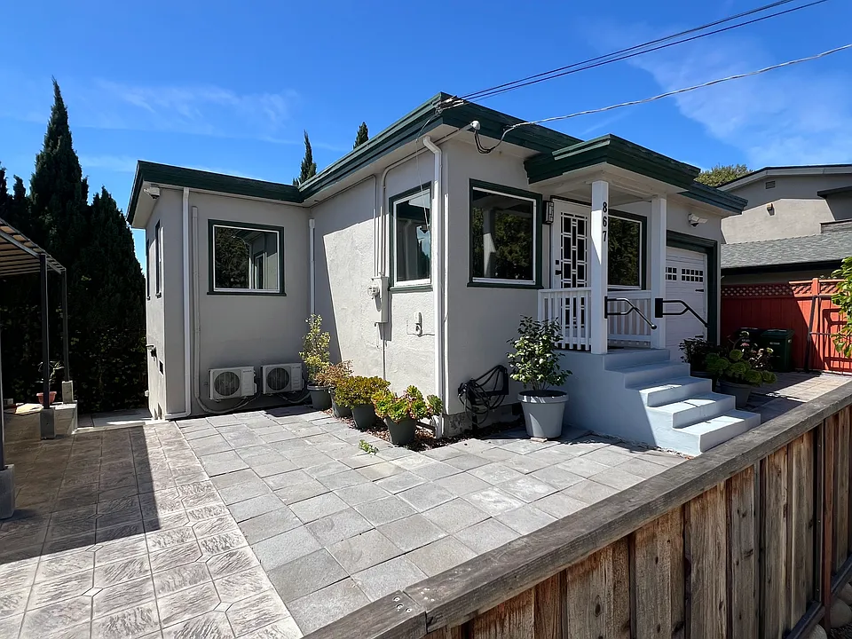 867 Prospect Ave