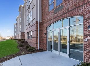 521 Van Bussum Ave, Saddle Brook, NJ 07663