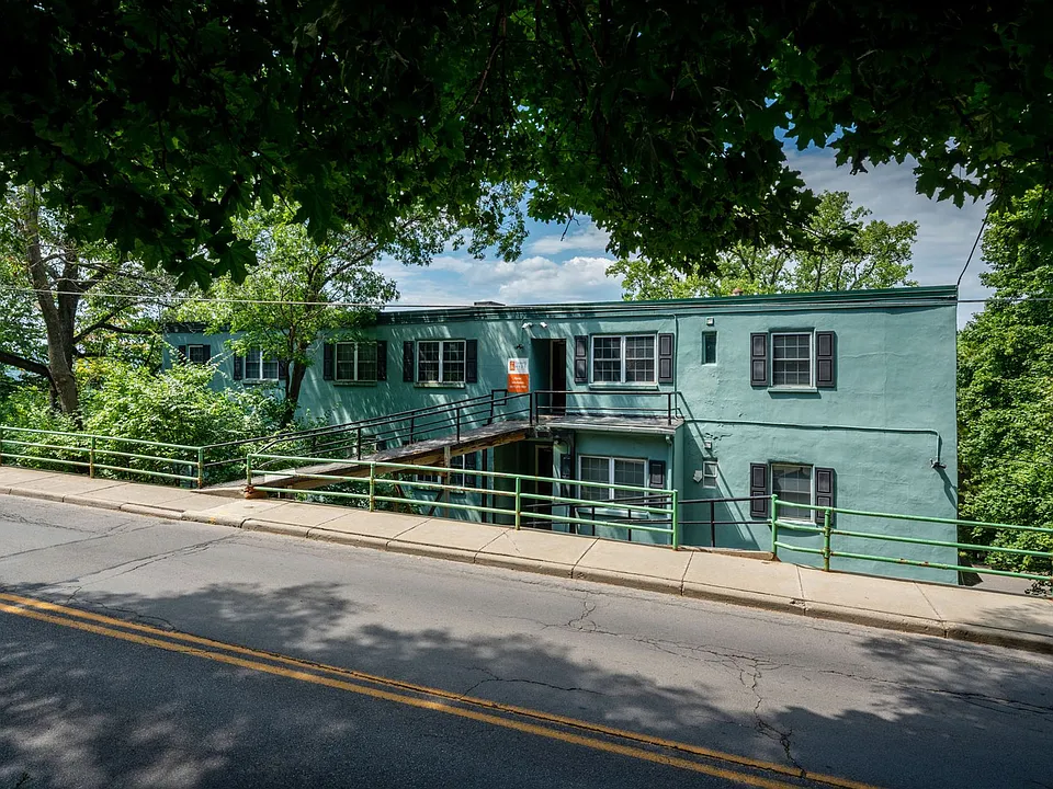 934 Stewart Ave