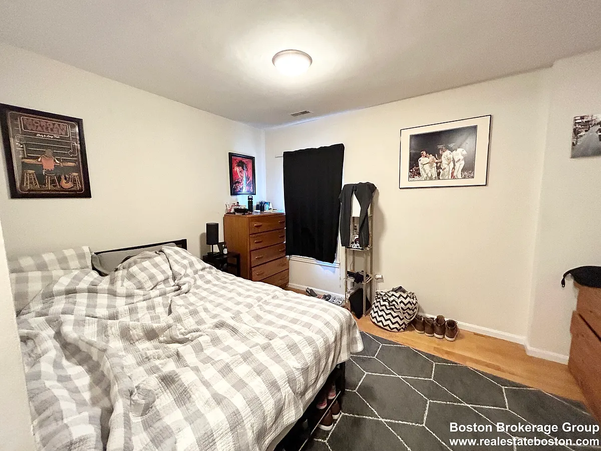 Building Photo - 914 Dorchester Ave #3