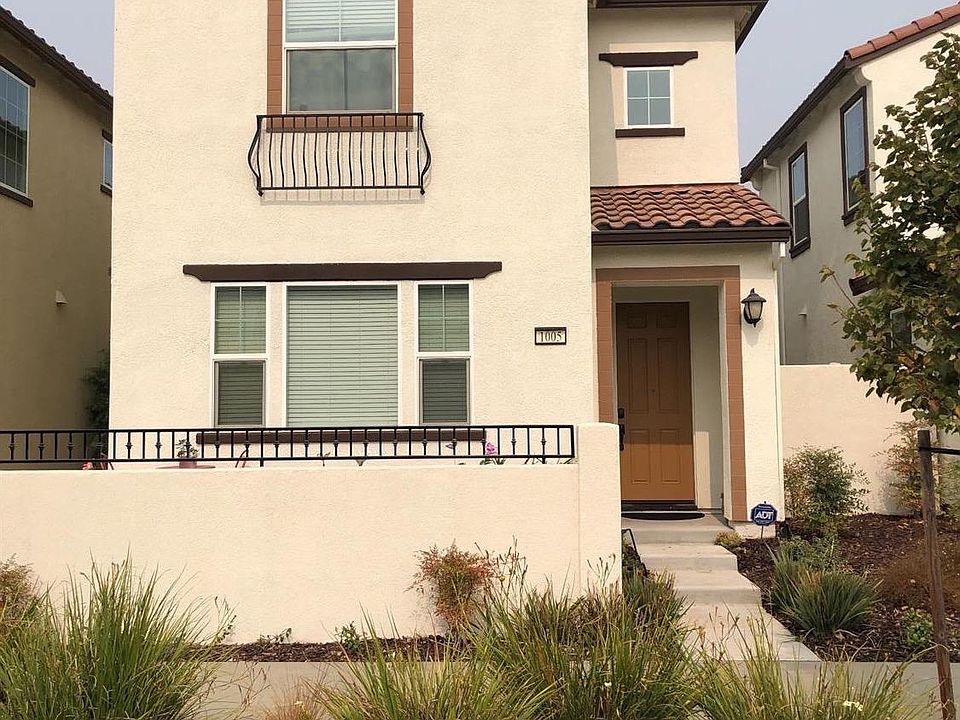 1st image of 1005 Chapelhill Ln