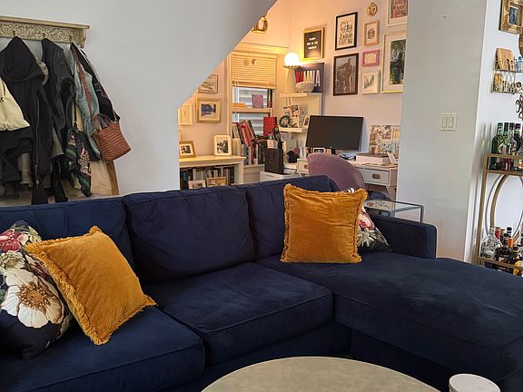 3rd image of 1623 W Huron St APT 1F