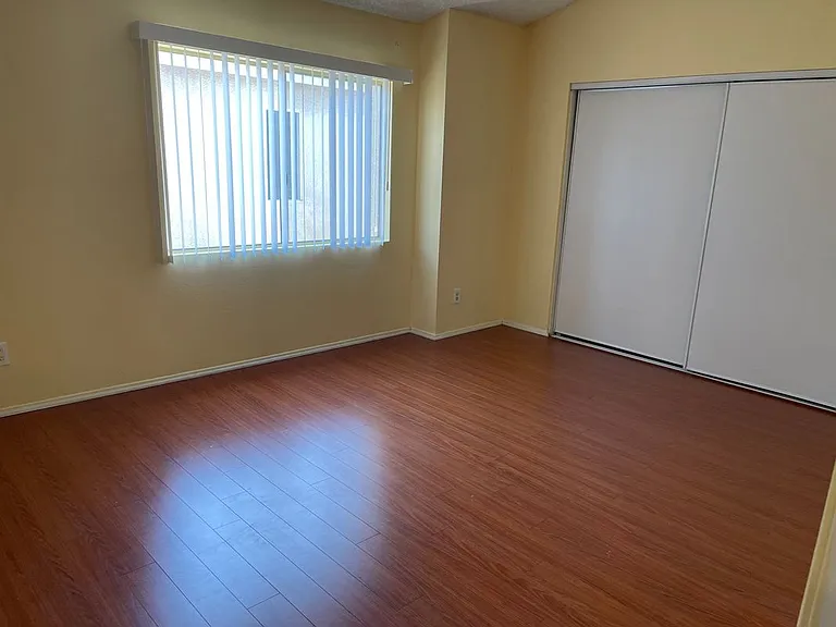 8800 Burnet Ave #3 — Photo 11