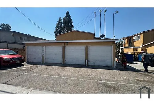 401 W Valencia Dr Photo 1