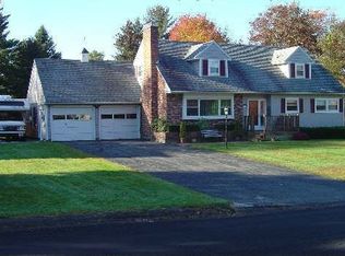 100 Kittredge Rd, Pittsfield, MA 01201