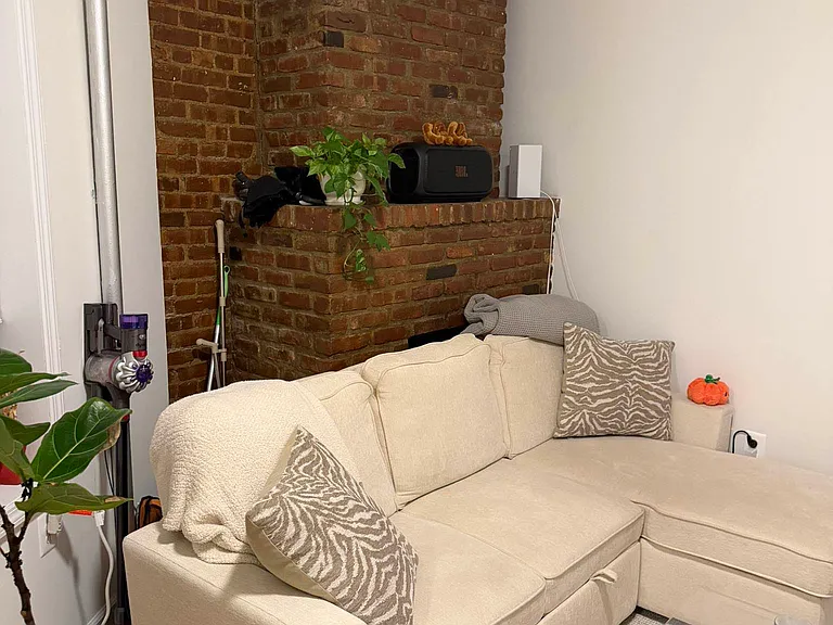 405 E 90th St #5B — Photo 2