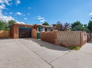 2093 Calle Contento, Santa Fe, NM 87505
