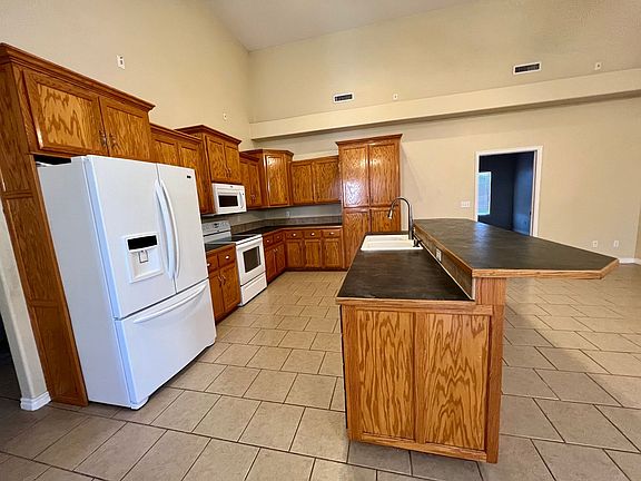 3rd image of 1005 Freeland Dr
