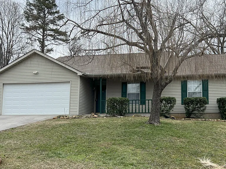4556 Twin Pines Dr — Photo 3