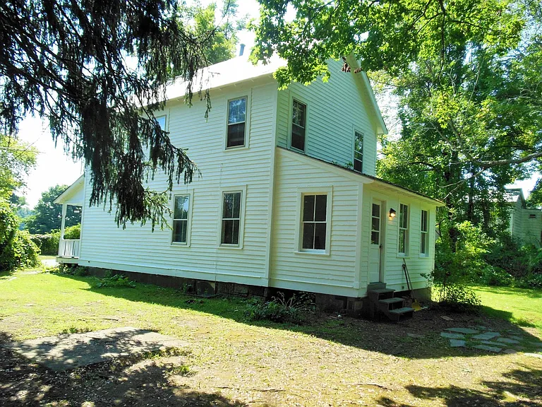 53 Covell Ave — Photo 3