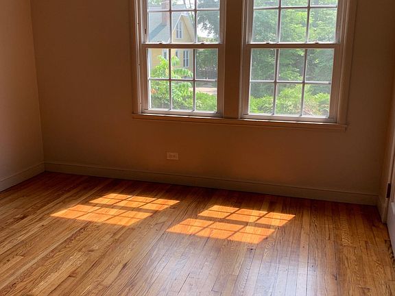 5th image of 204 Bishop St