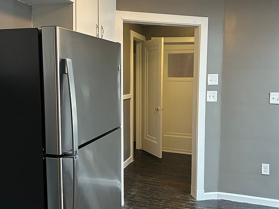 5th image of 126 Eastmanville St #A