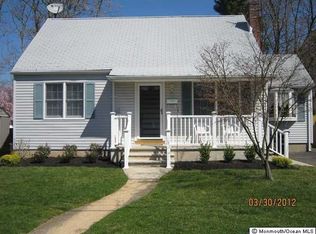 37 Davis Ln, Red Bank, NJ 07701