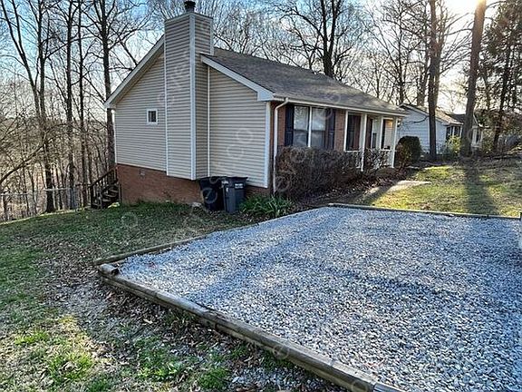 3rd image of 1436 Winding Way Dr