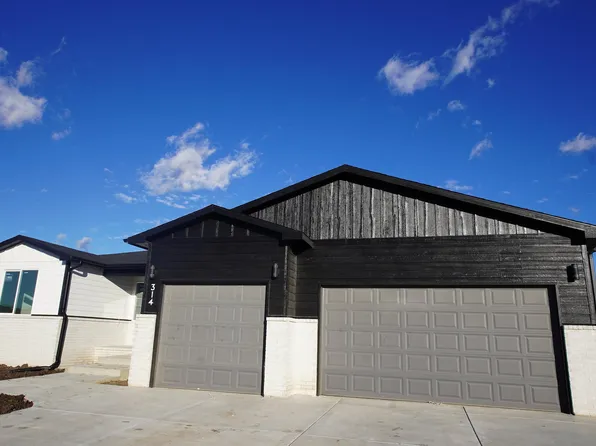 314 S Sycamore Dr, Valley Center, KS 67147