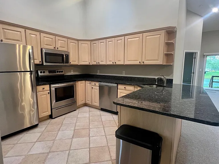 703 Constance Ln — Photo 7