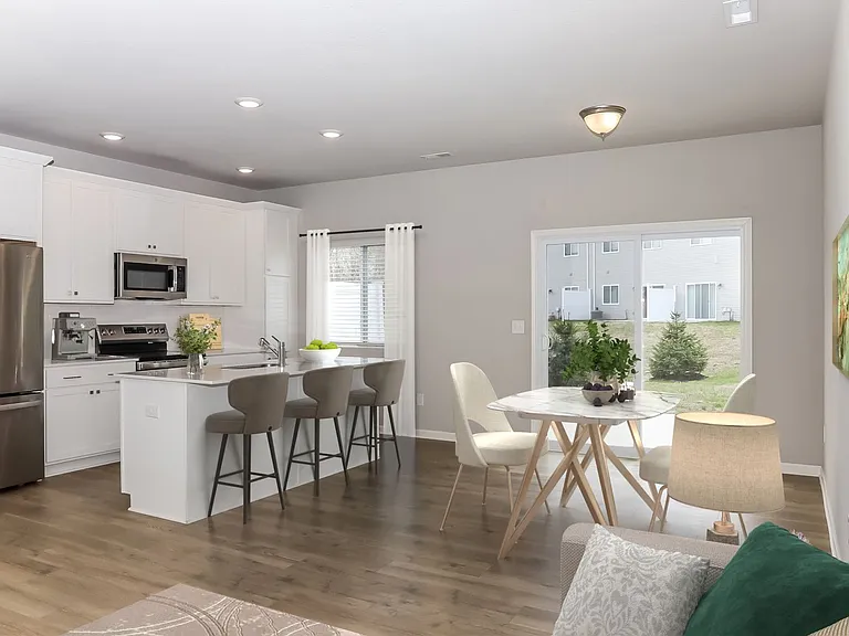 1301 Timber Hollow Ct — Photo 4