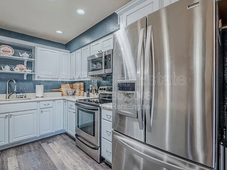 1022 W Apollo Ave — Photo 31
