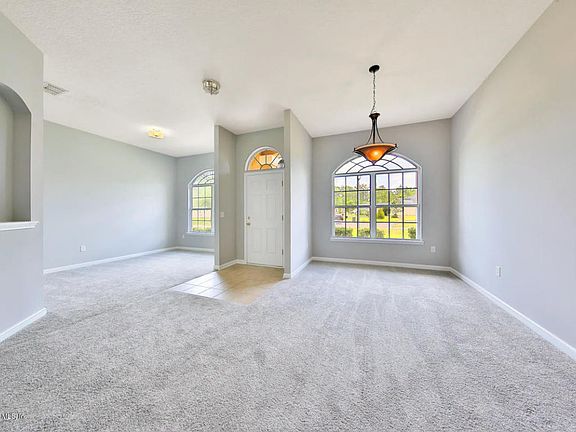 5th image of 6656 Leslie Oaks Ln