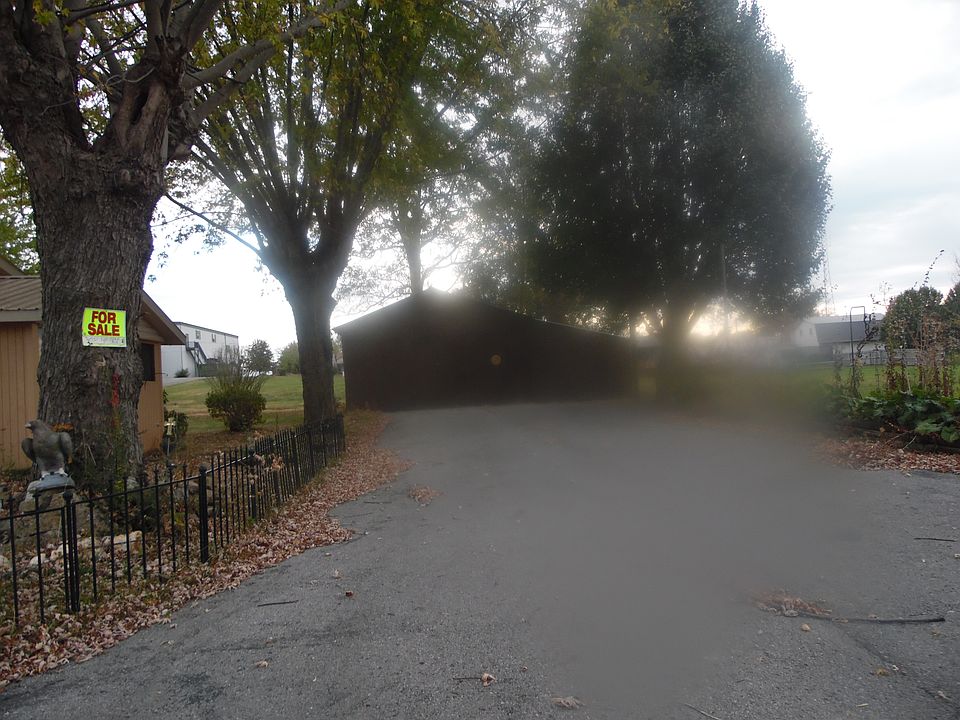 2nd image of 64 Willow St