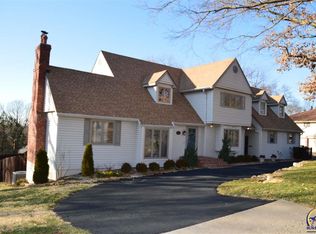 2797 SW Plass Ave, Topeka, KS 66611