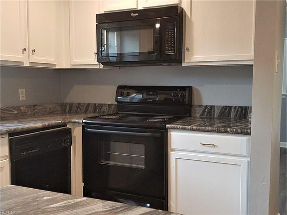 Isn't the granite beautiful?