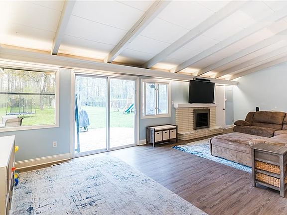 5th image of 35995 Timberlane Dr