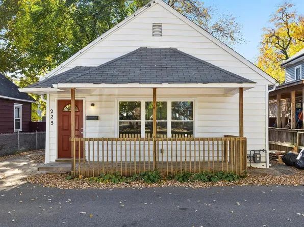 225 Hoffman Ave, Paulsboro, NJ 08066