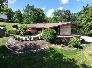 410 Oak Hill ROAD, Walworth, WI 53184