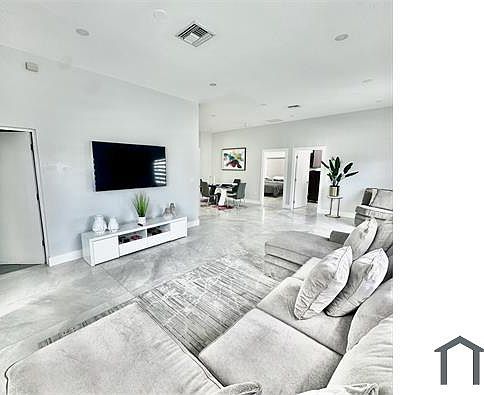 1st image of 1021 NW 5th St