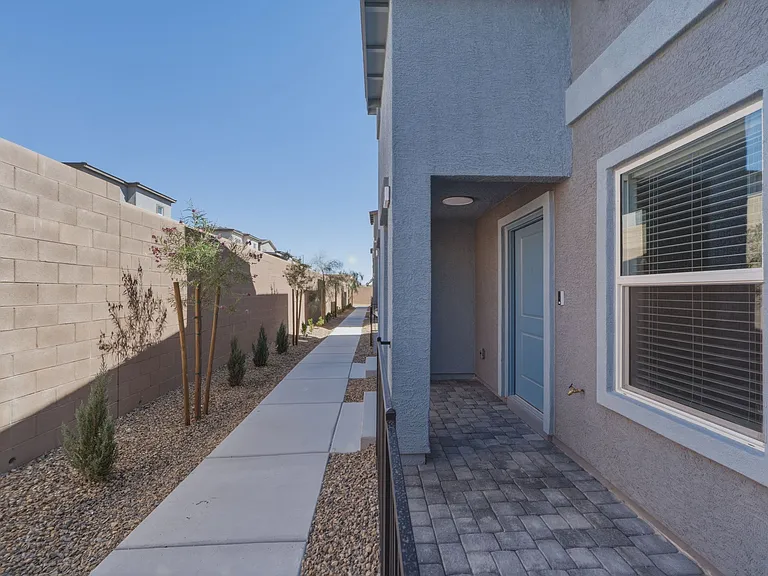 9673 Horseshoe Canyon St — Photo 53