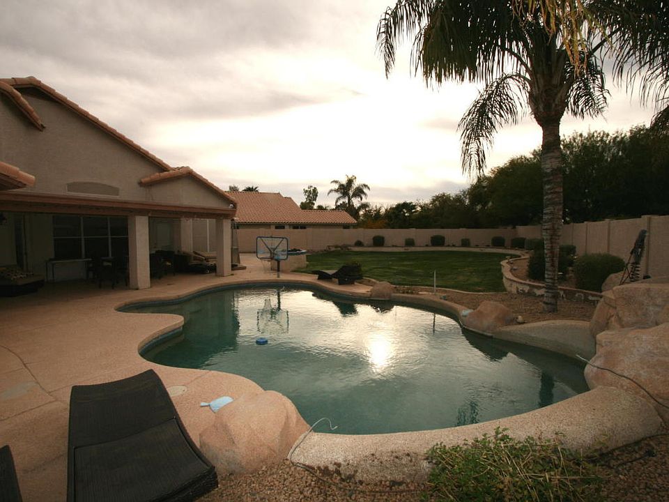 BEAUTIFUL 4BD WITH POOL!!!