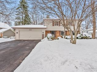 315 Leeds Ct, Naperville, IL 60565