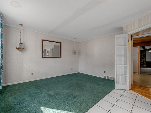 4th image of 184 E Tiverton Way