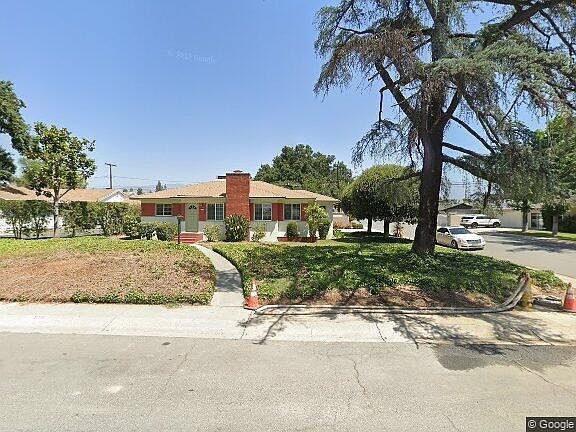 1st image of 229 E Deodar St