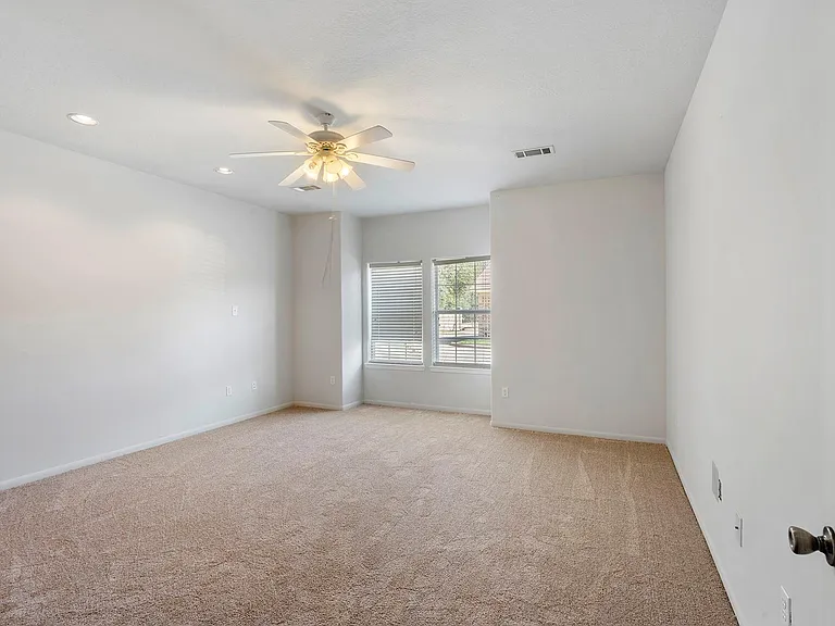 1310 E James St #18 — Photo 10