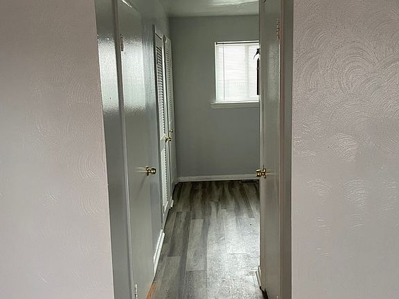 2nd image of 1625 W Pembroke Ave #41