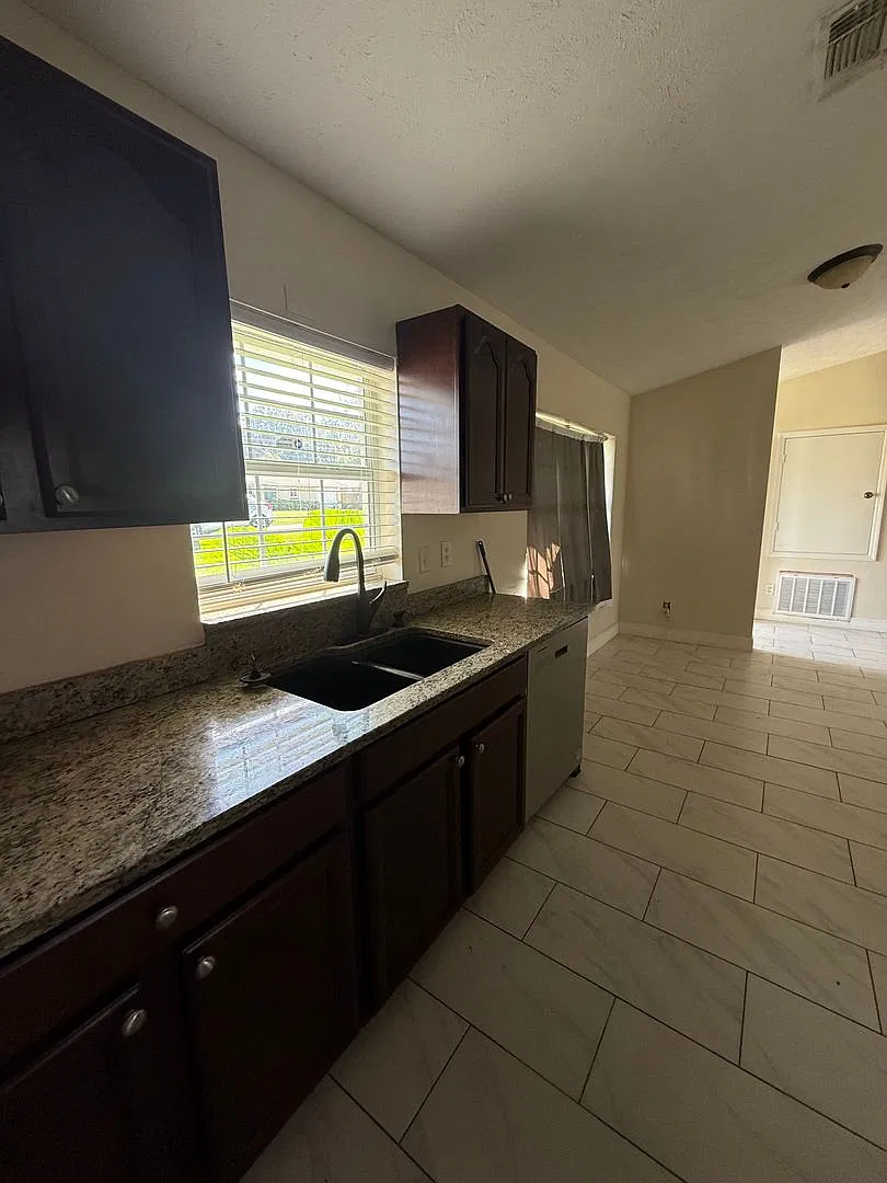 13612 SE 51 TERR — Photo 3
