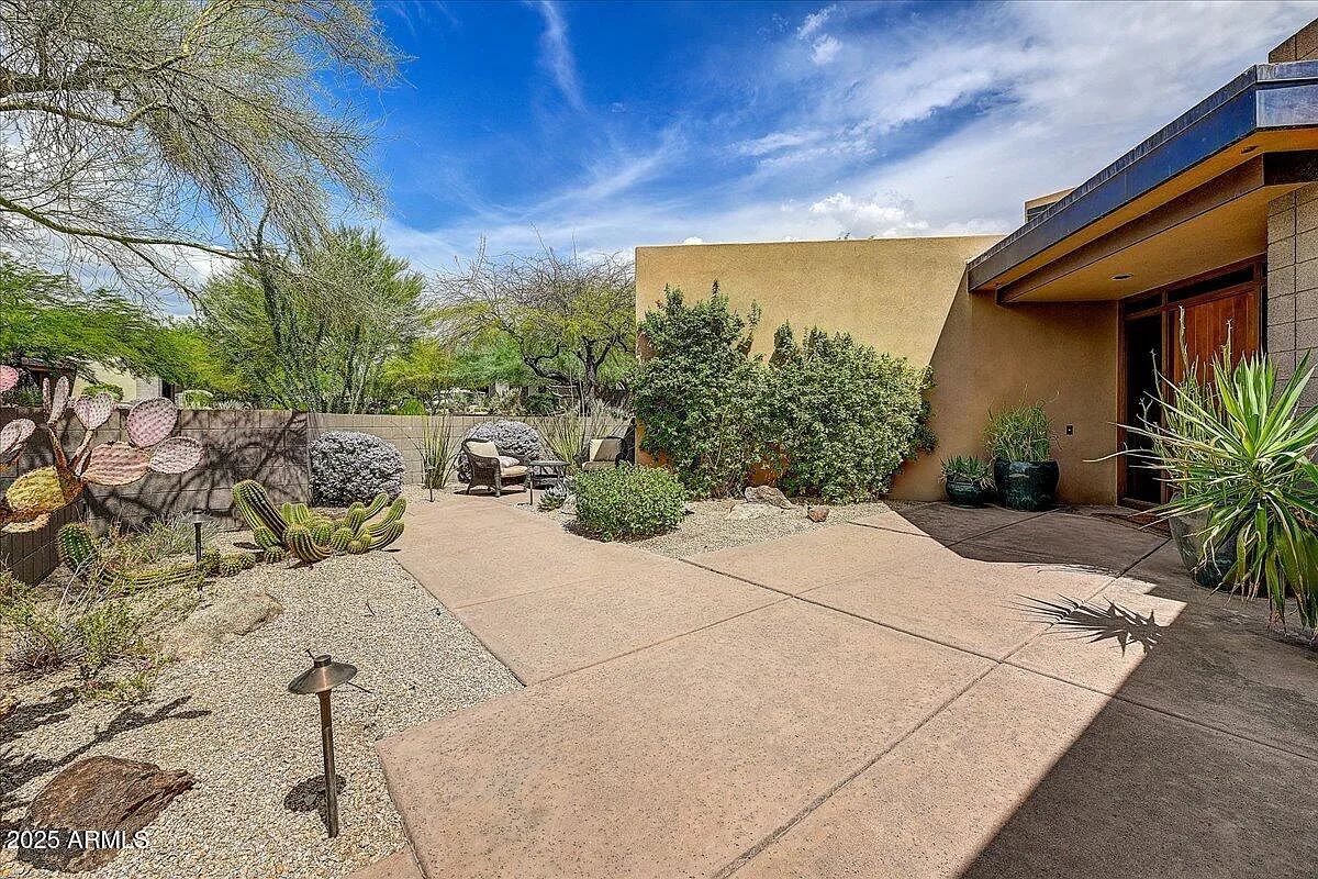 3 bed, 3.5 bath, 3282 sqft, $6,000 — Photo 3