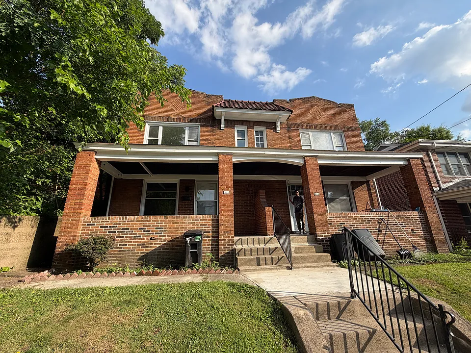 311 Akron Ave