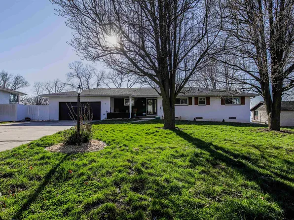 133 Highview Ter, East Peoria, IL 61611