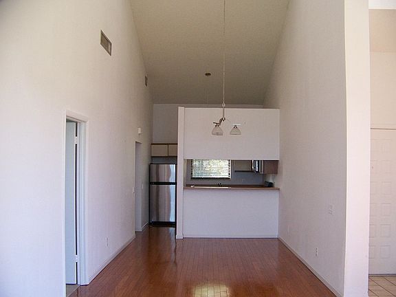 5th image of 112 Laurel Cove Way #112