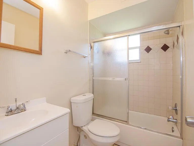 1190 SE Puritan Ln — Photo 8