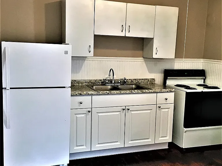 3 Mount Carmel Pl #2 — Photo 3