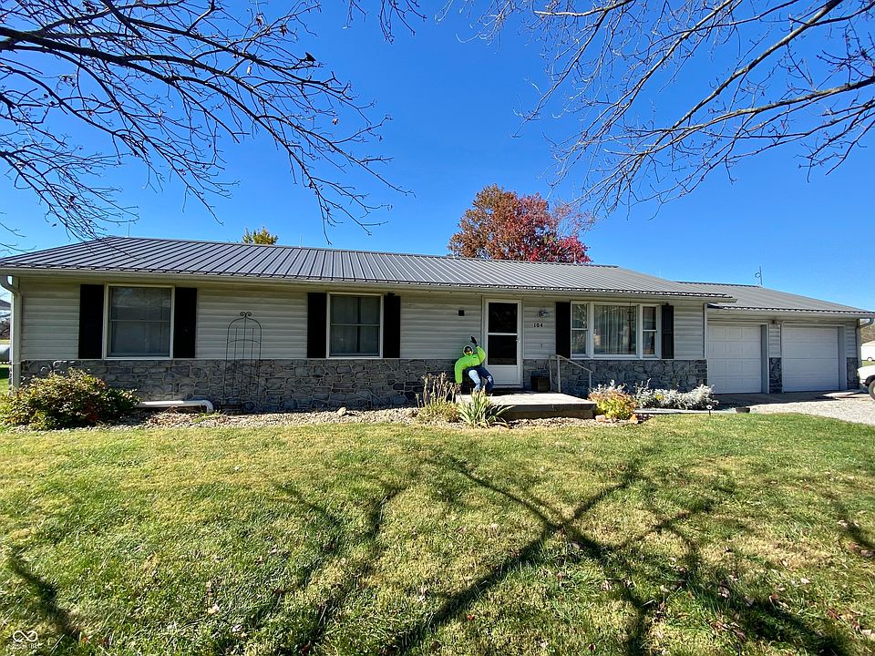 1st image of 104 N Fordice St