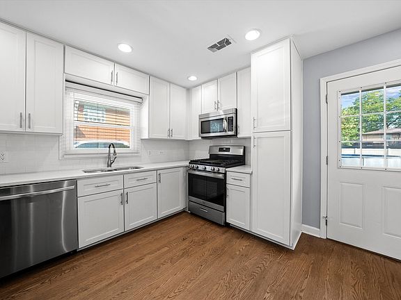 4th image of 454 E 166th Pl
