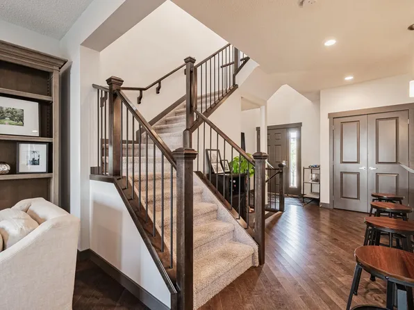 1337 Secord Lndg NW, Edmonton, AB T5T 5W7