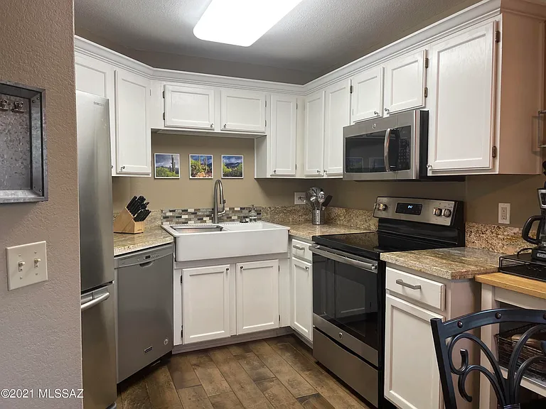 6655 N Canyon Crest Dr #1107 — Photo 5