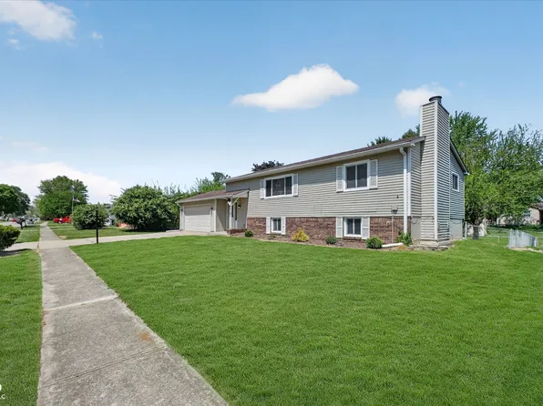 8614 Stonewall Dr, Indianapolis, IN 46231